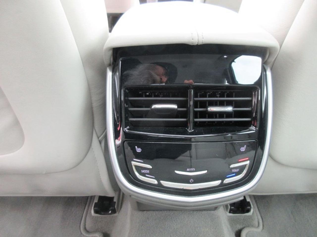 2013 Cadillac XTS Platinum Photo