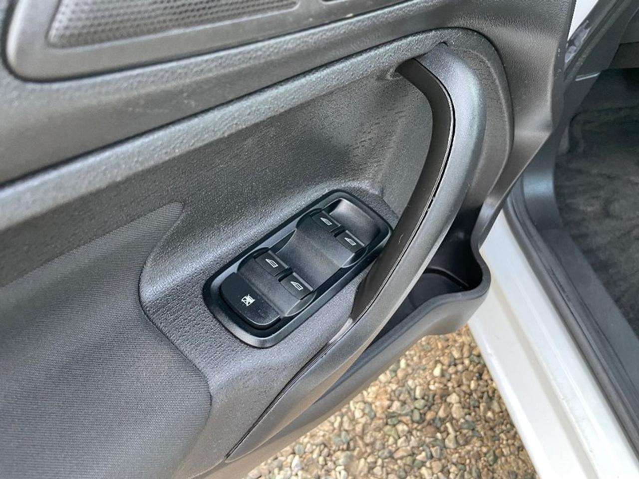 2014 Ford Fiesta SE Photo