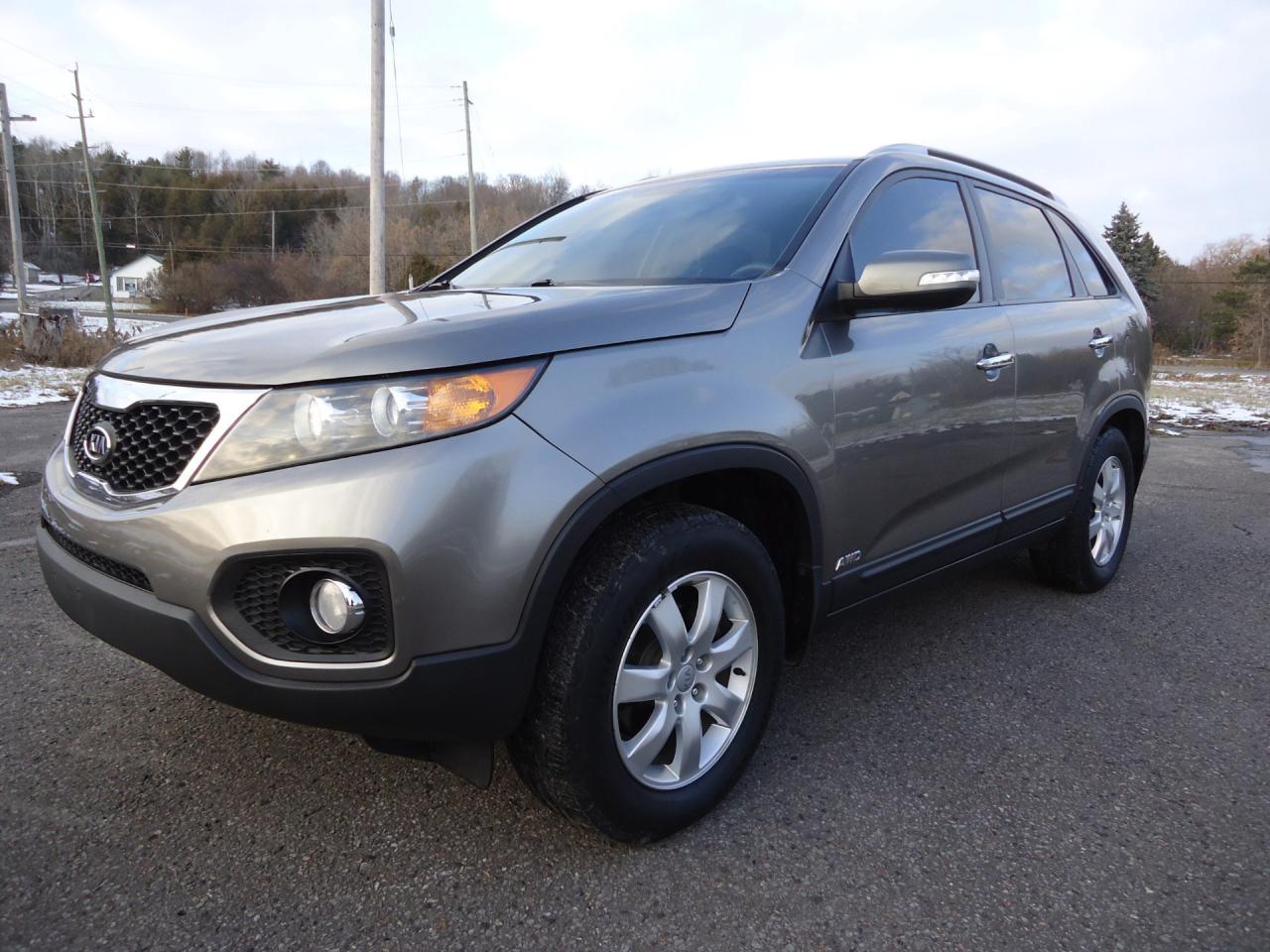 2013 Kia Sorento LX AWD Photo0