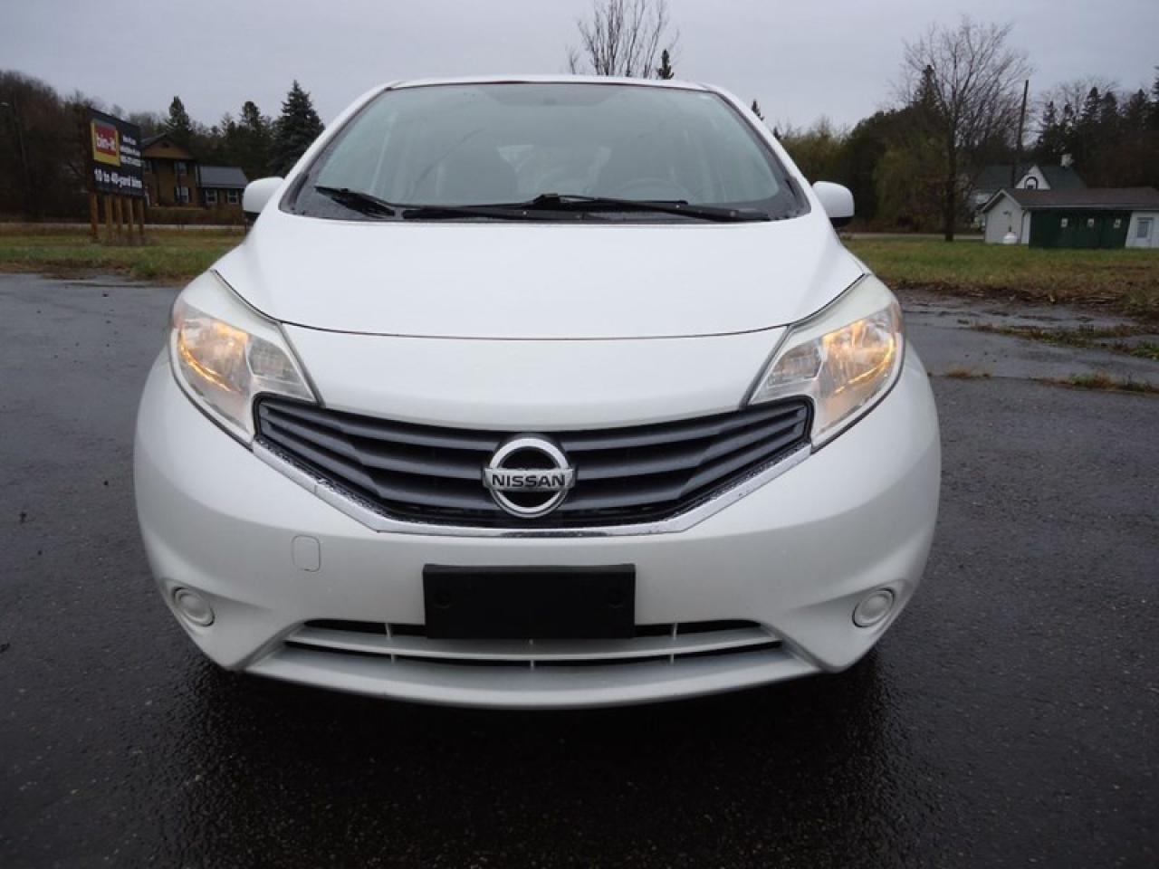 2014 Nissan Versa Note SV Photo