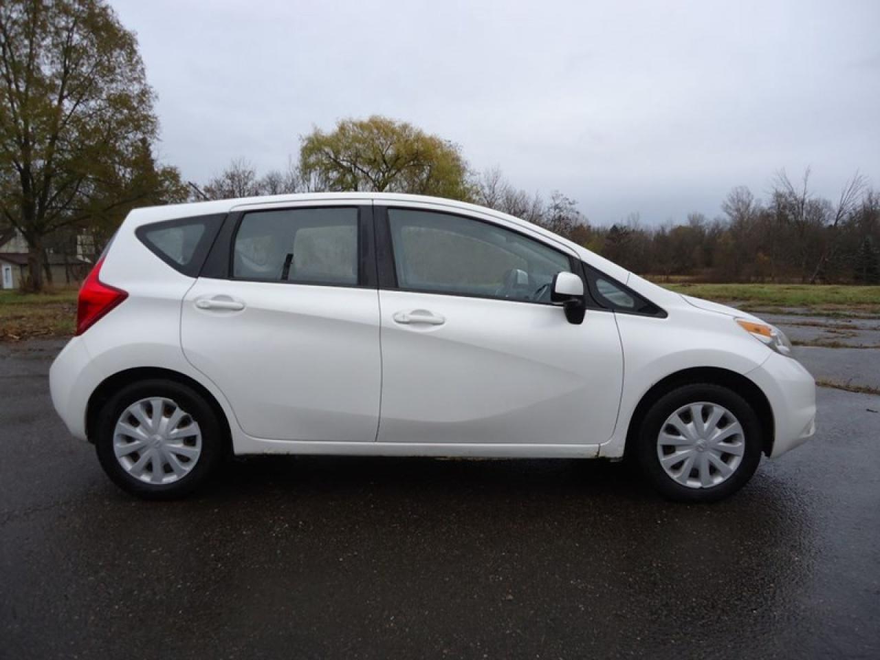 2014 Nissan Versa Note SV Photo
