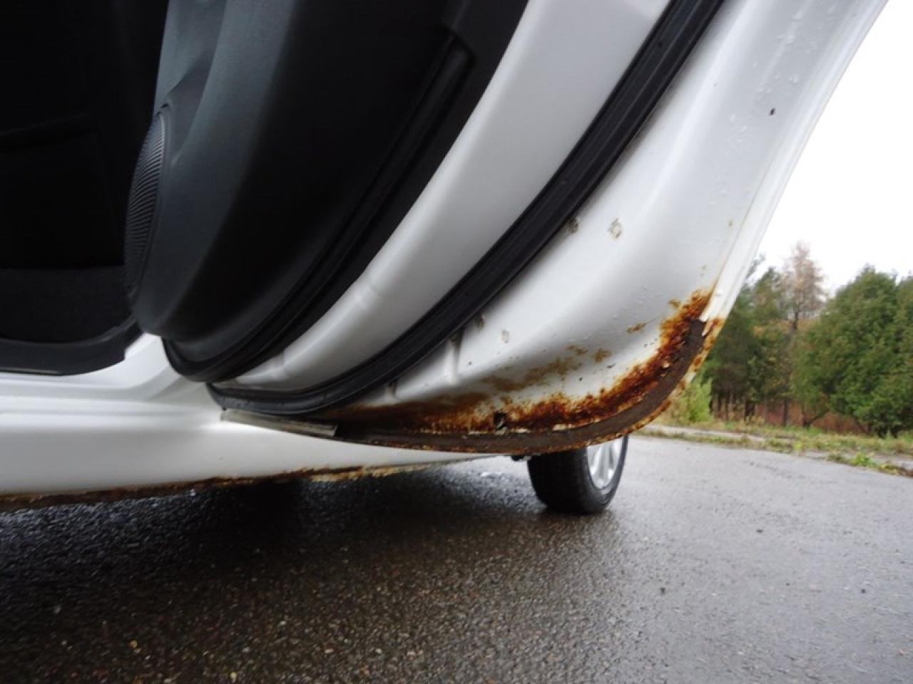 2014 Nissan Versa Note SV Photo