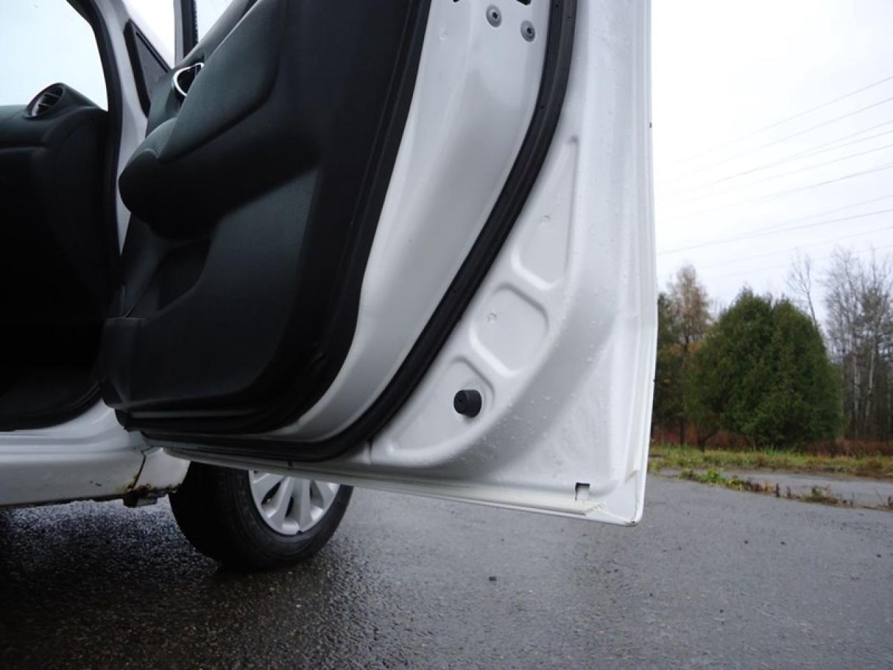 2014 Nissan Versa Note SV Photo