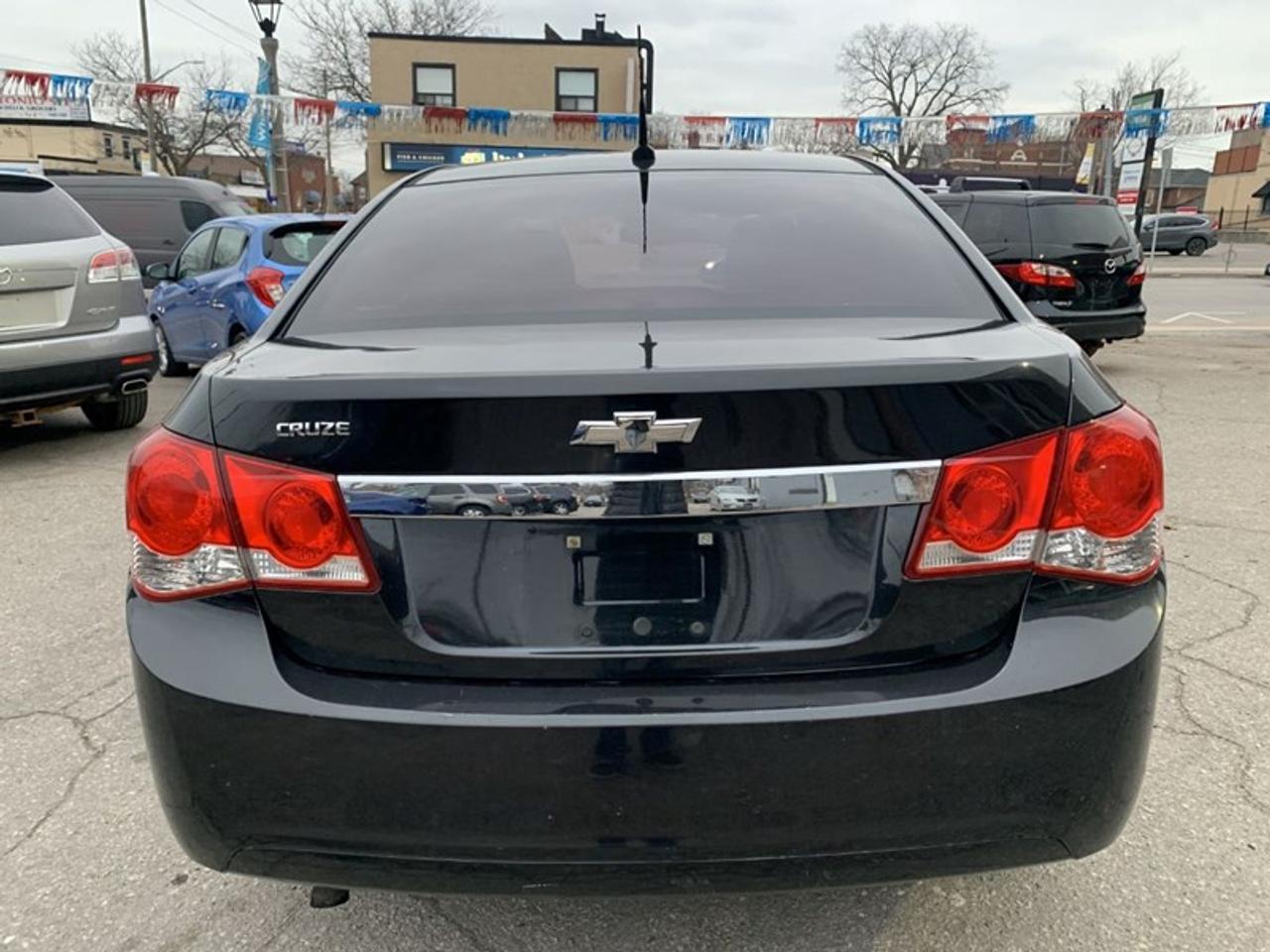 2013 Chevrolet Cruze 1LT Photo