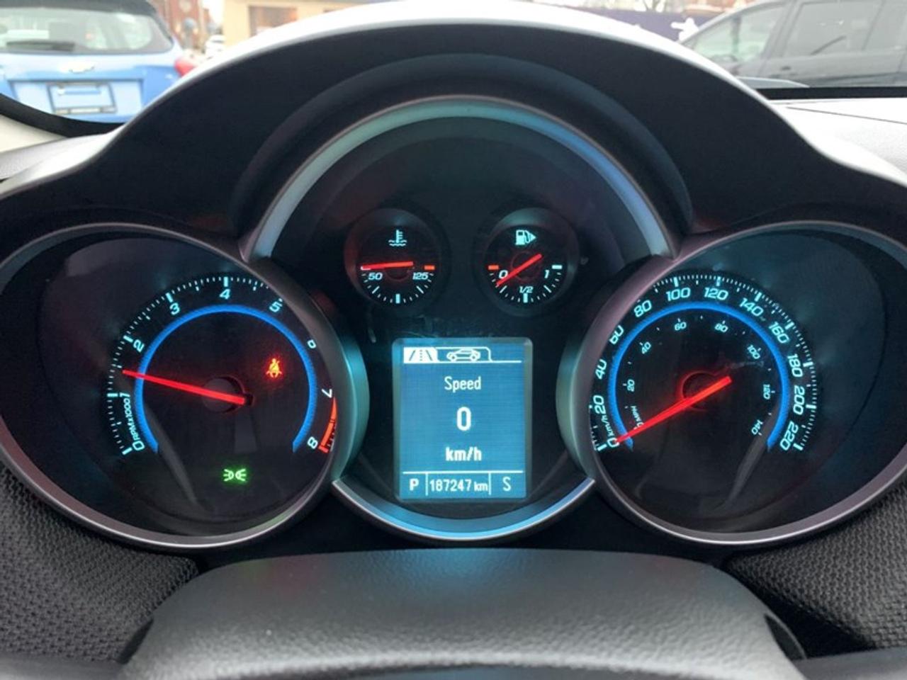 2013 Chevrolet Cruze 1LT Photo