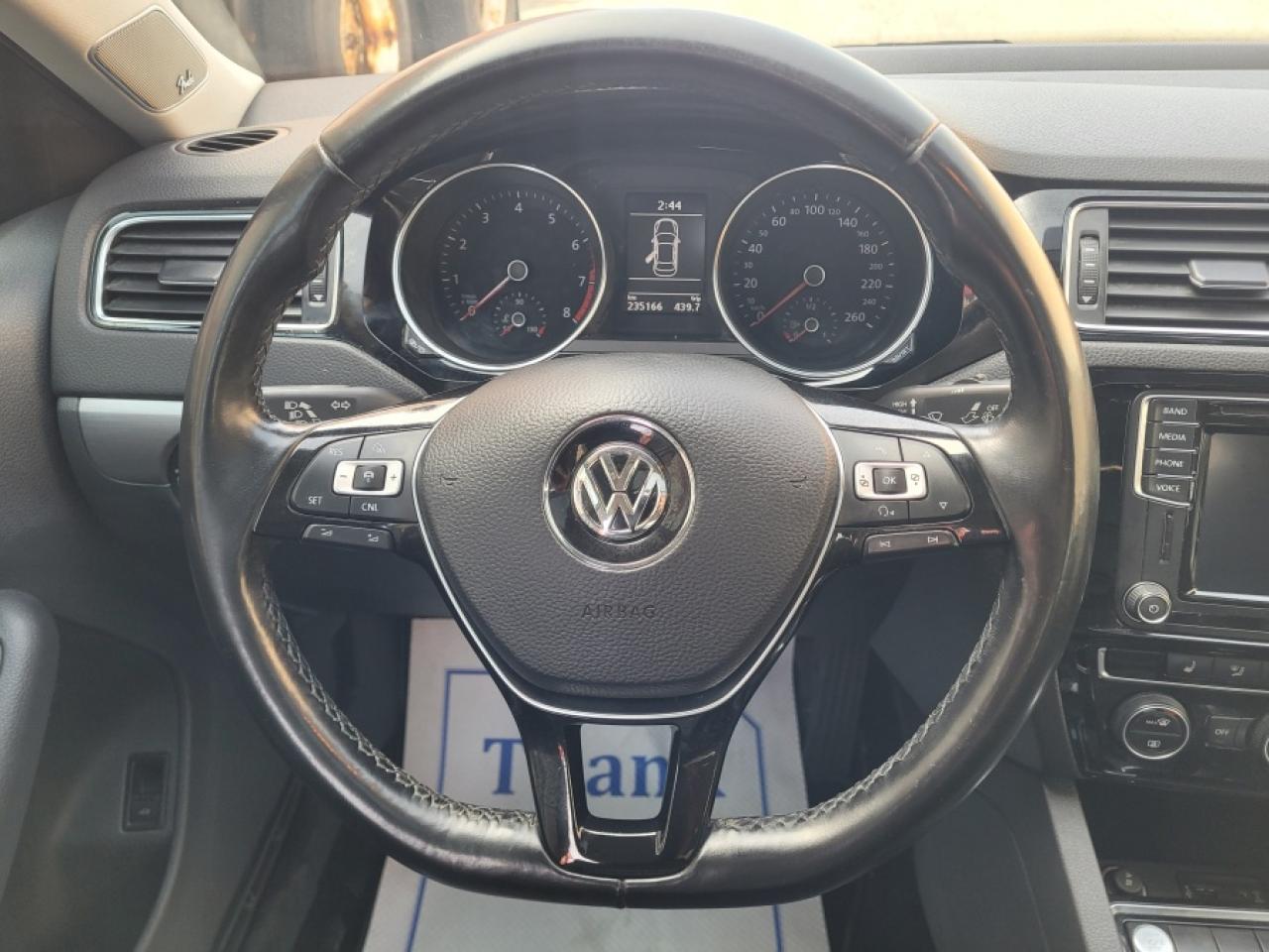 2017 Volkswagen Jetta SE Photo