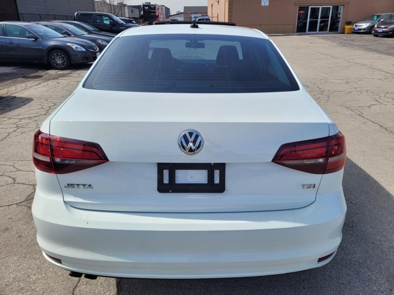 2017 Volkswagen Jetta SE Photo4