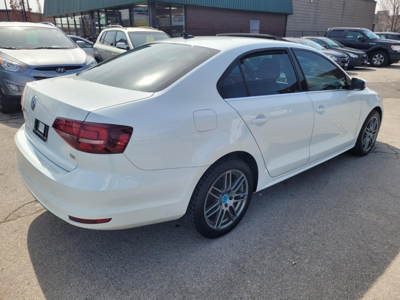 2017 Volkswagen Jetta SE Photo