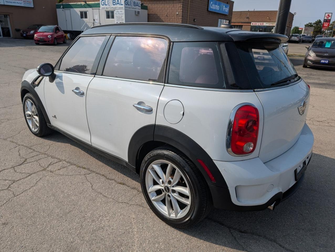 2011 MINI Cooper Countryman S ALL4 Photo3