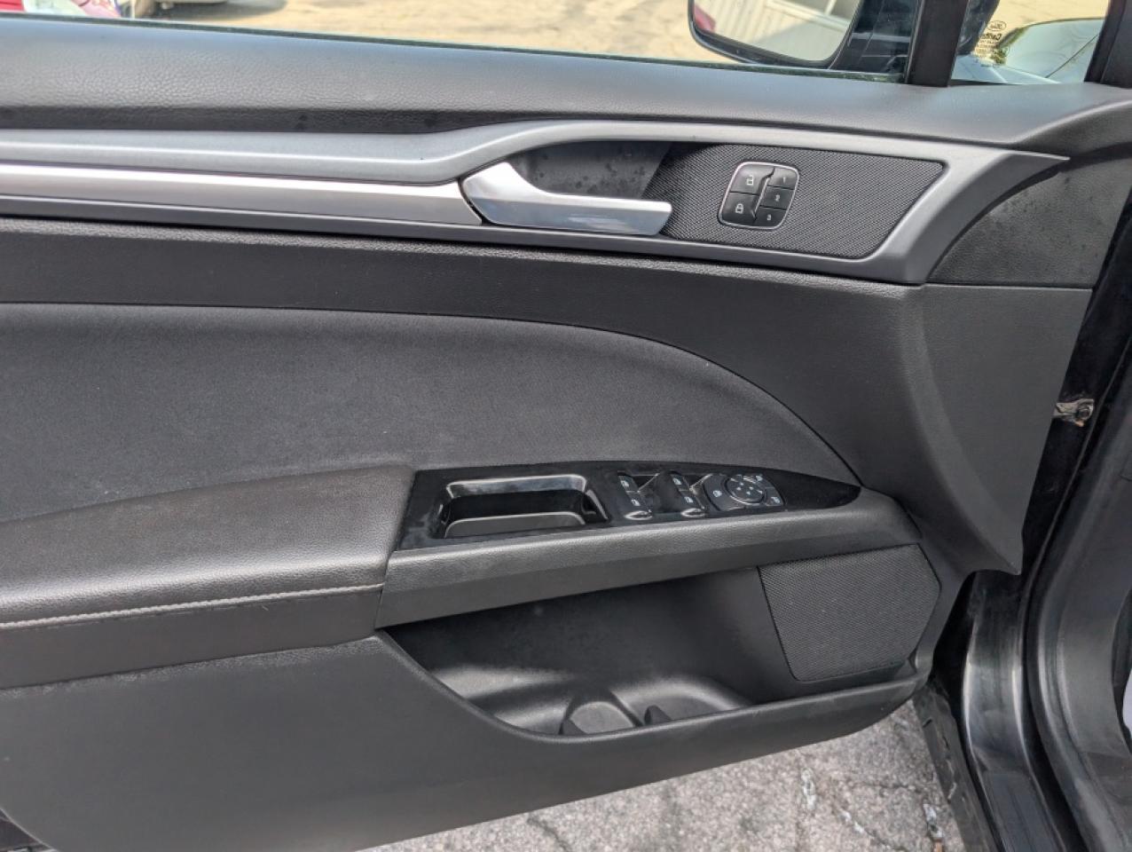 2013 Ford Fusion SE Photo