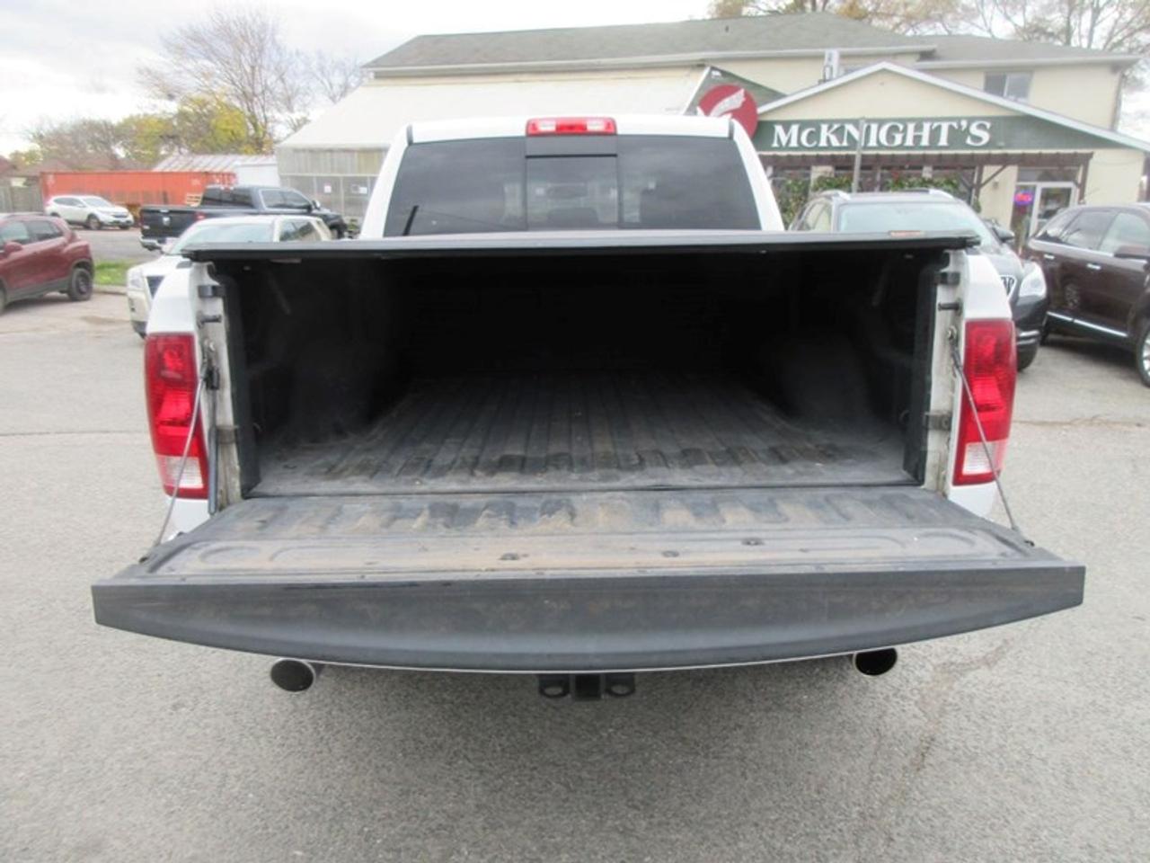 2012 RAM 1500 Laramie  Crew Cab Photo4