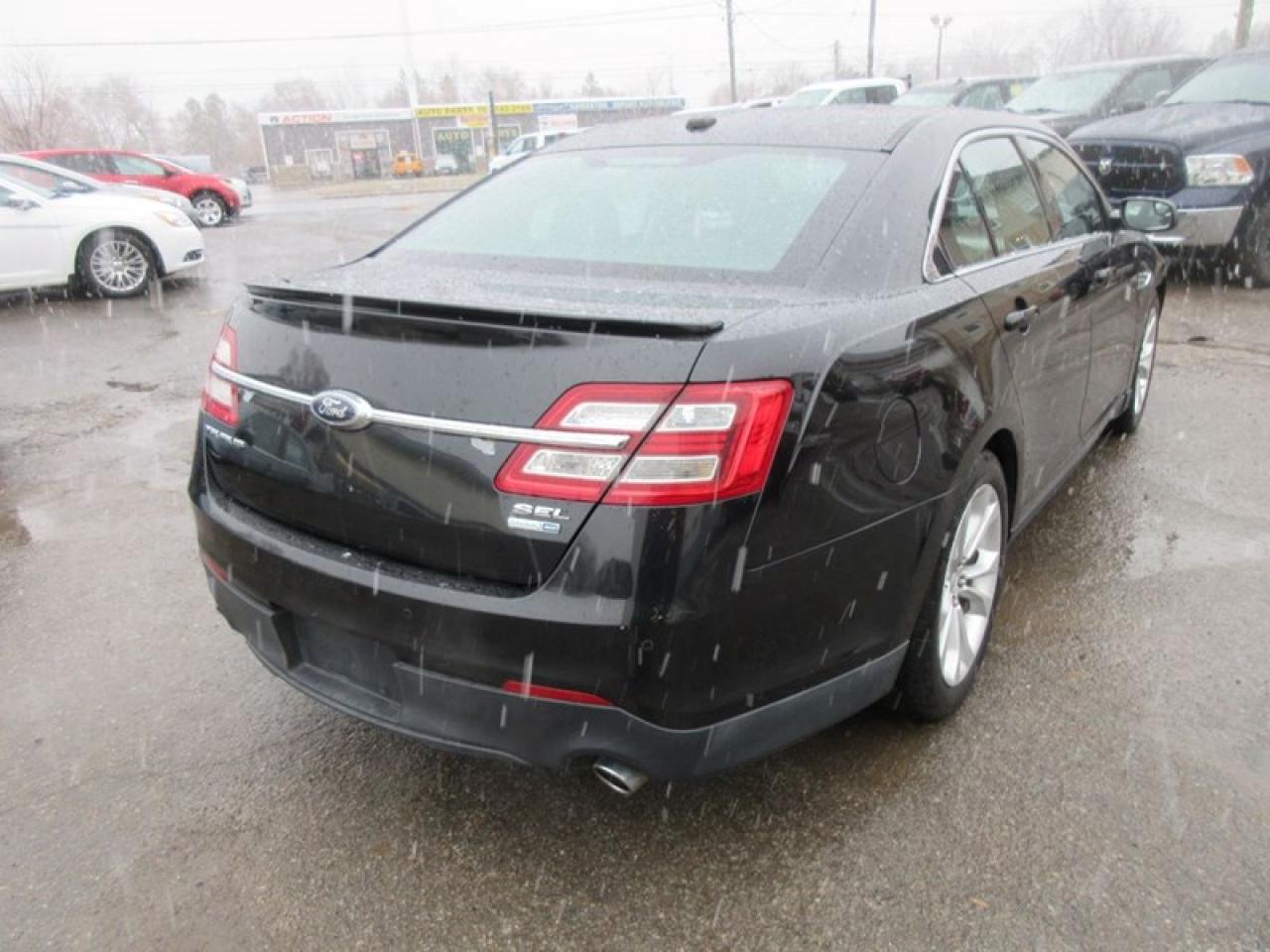 2013 Ford Taurus SEL AWD Photo4