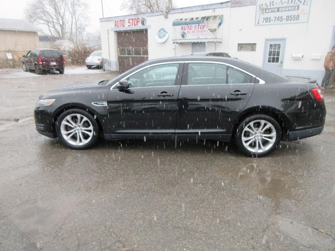 2013 Ford Taurus SEL AWD Photo5