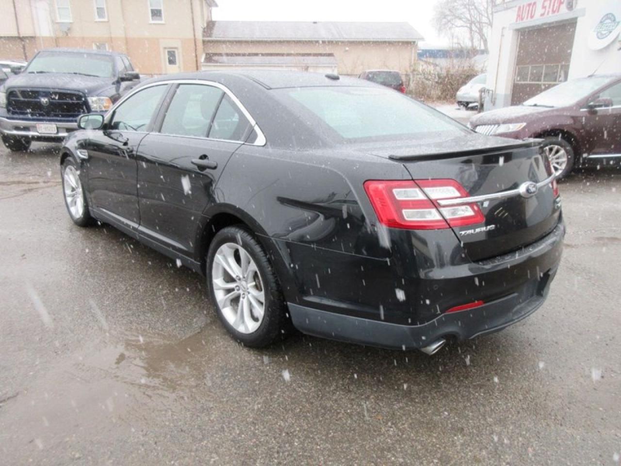 2013 Ford Taurus SEL AWD Photo