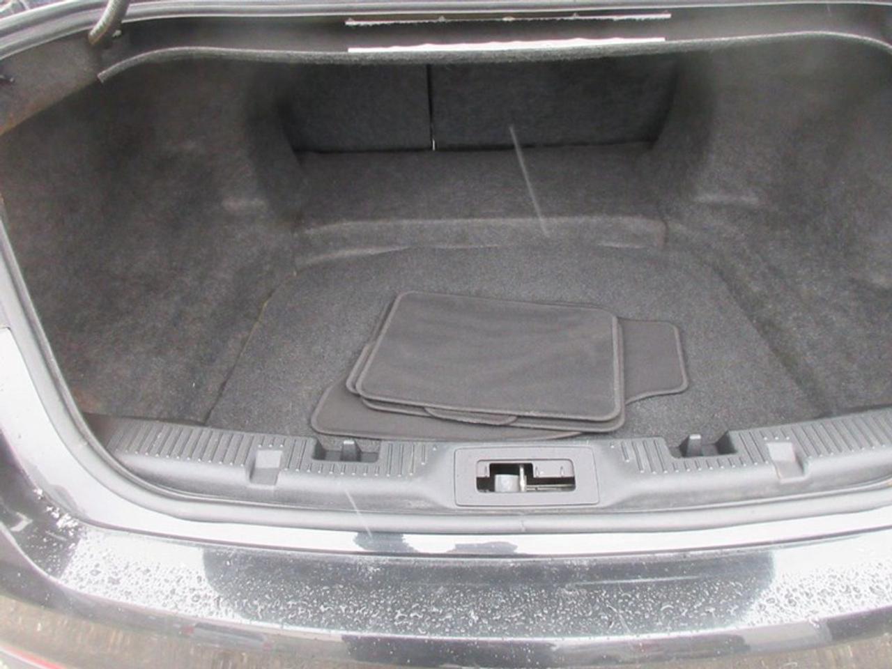 2013 Ford Taurus SEL AWD Photo