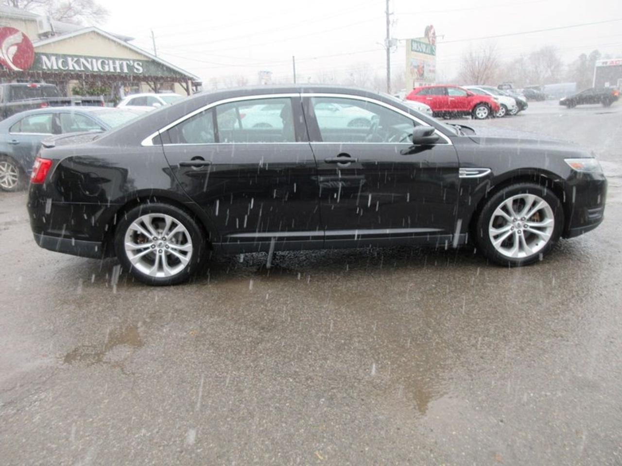 2013 Ford Taurus SEL AWD Photo