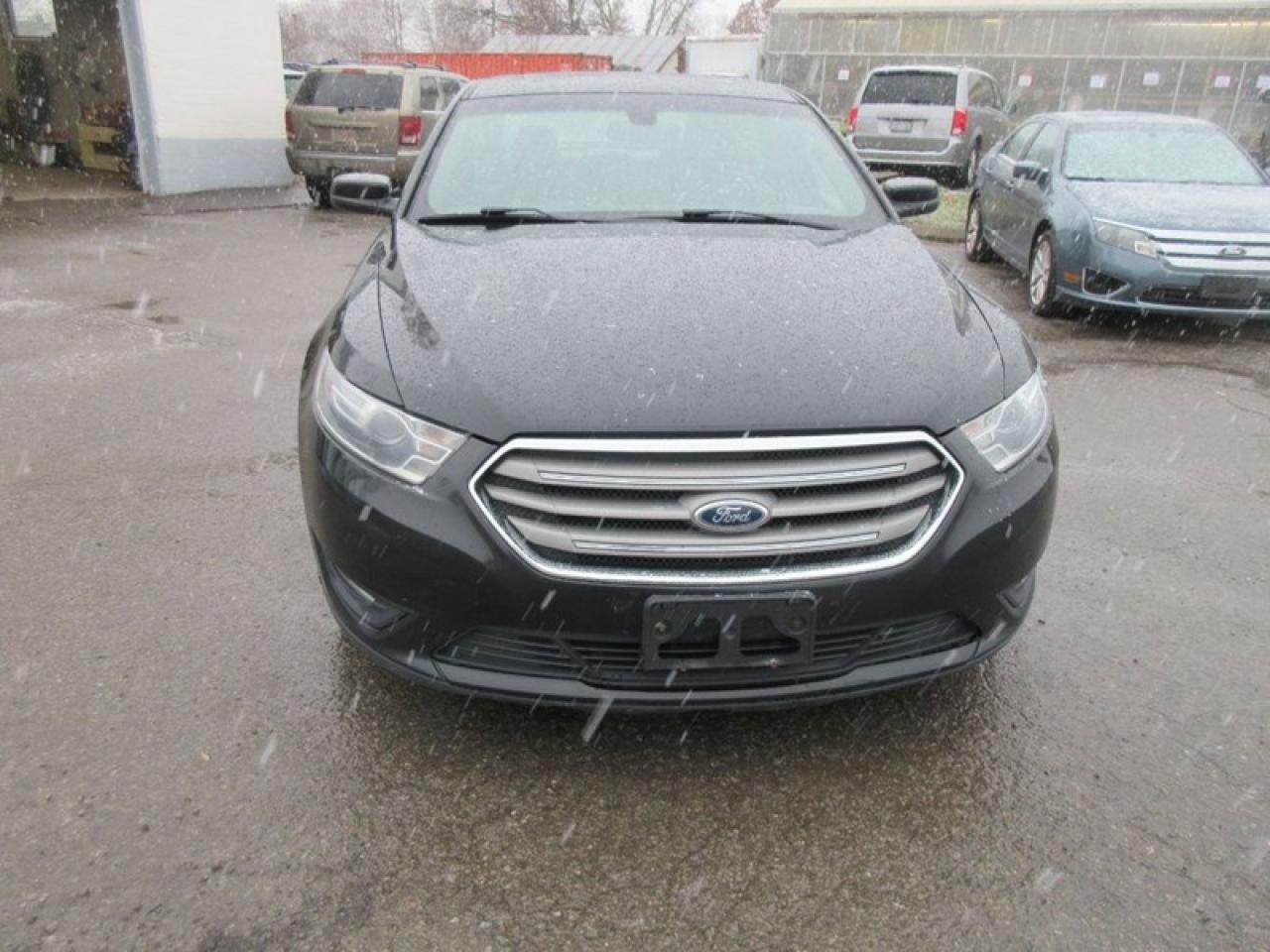 2013 Ford Taurus SEL AWD Photo