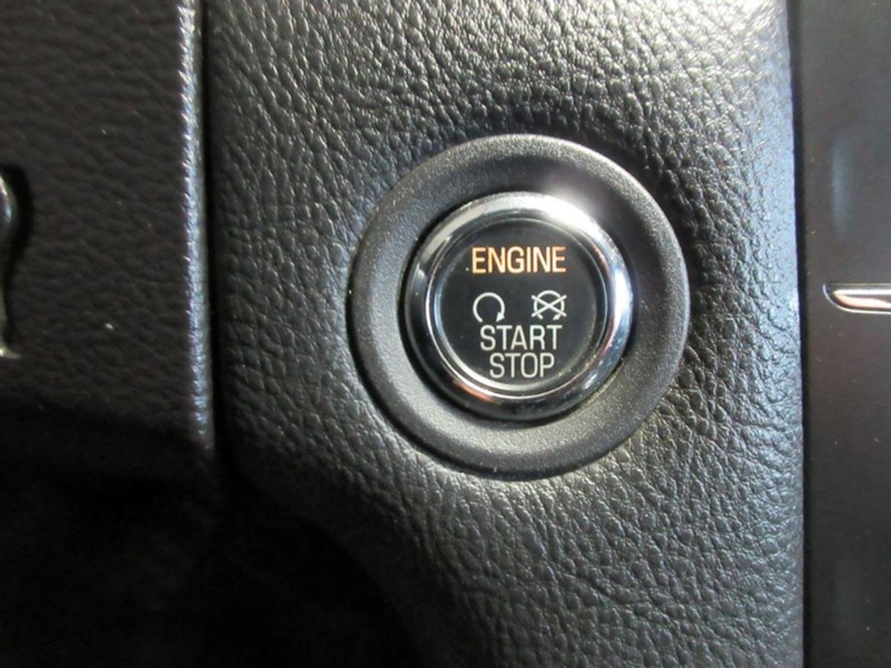 2013 Ford Taurus SEL AWD Photo
