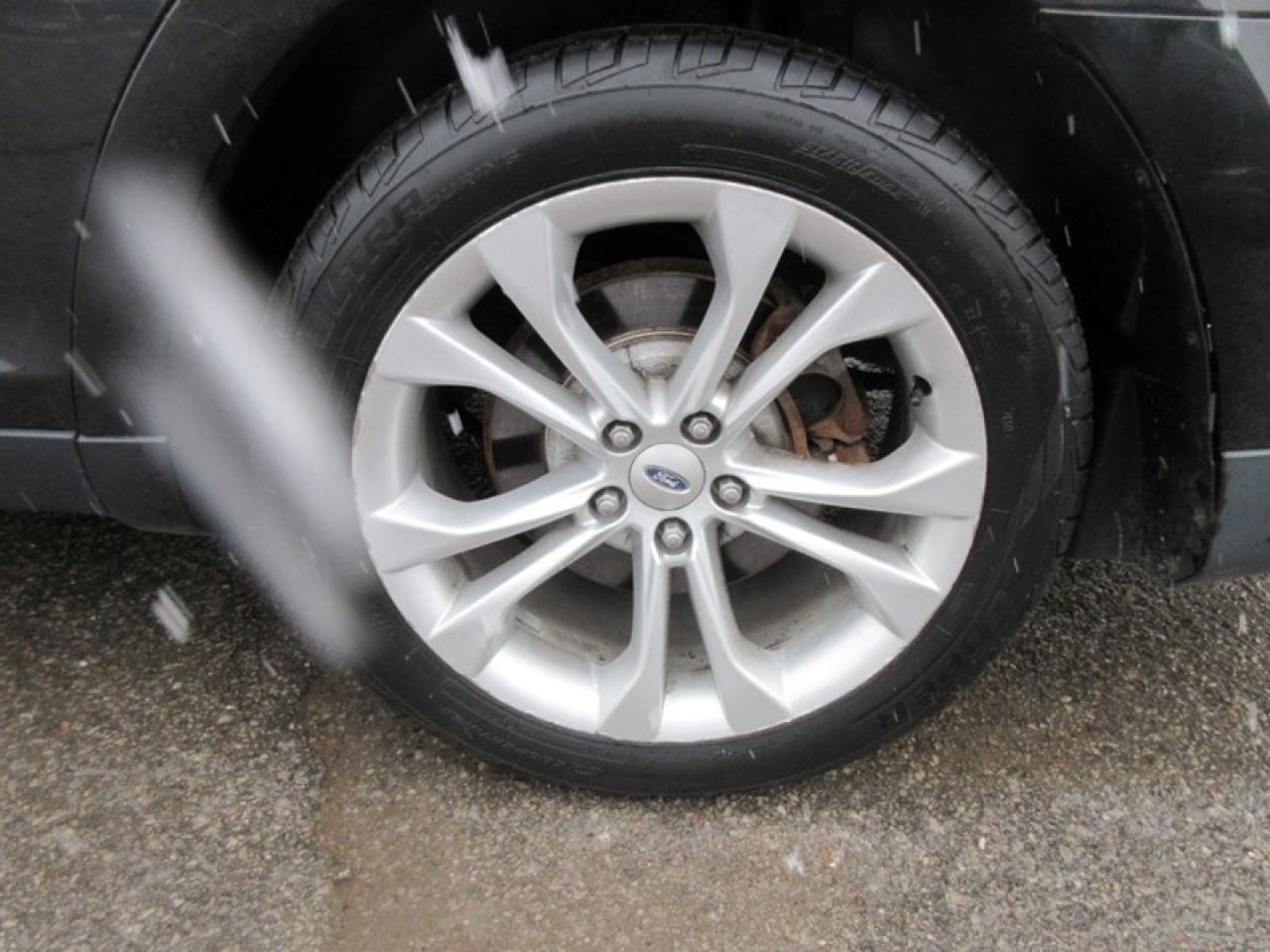 2013 Ford Taurus SEL AWD Photo