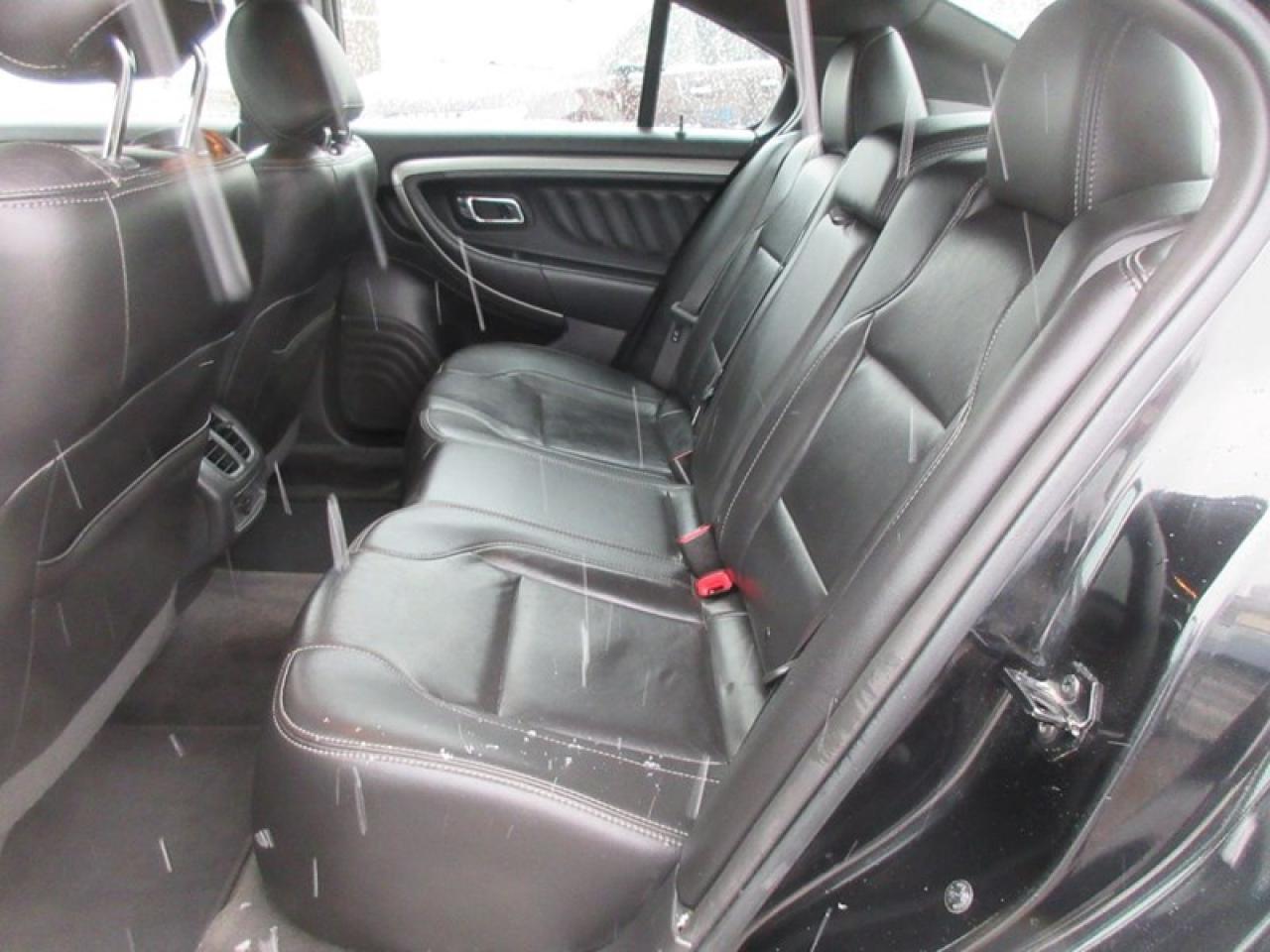 2013 Ford Taurus SEL AWD Photo