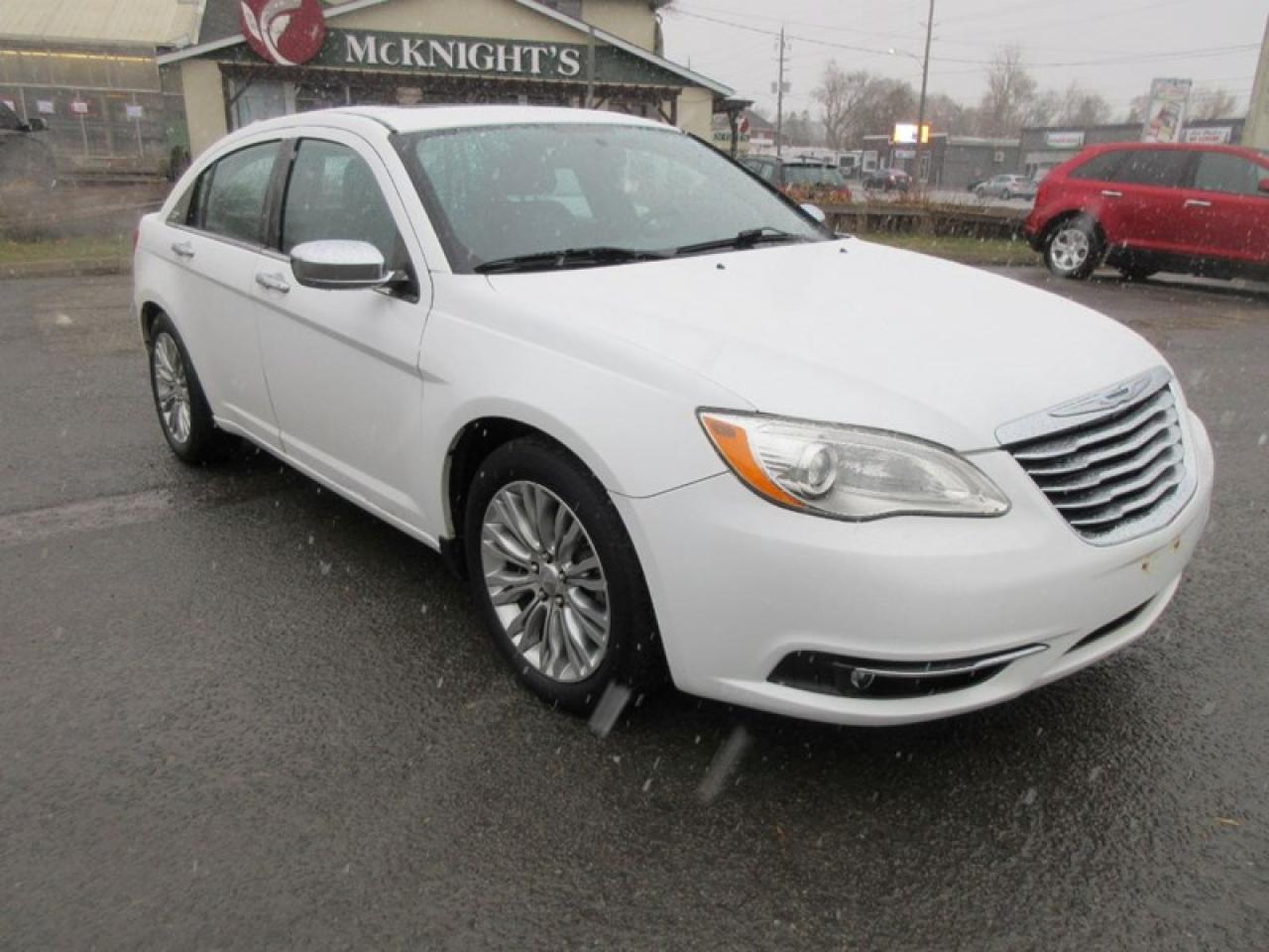 2013 Chrysler 200 Limited Photo