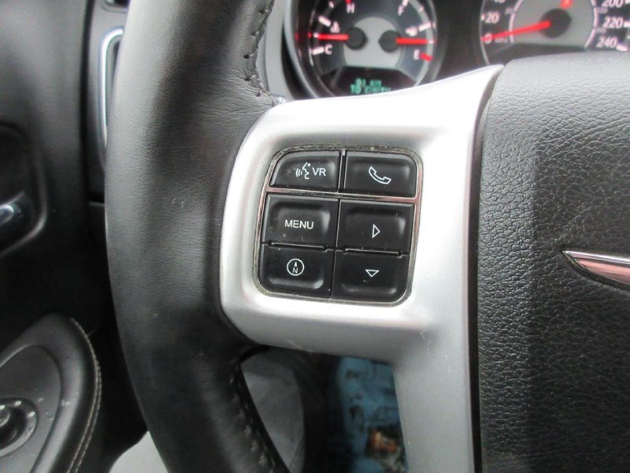 2013 Chrysler 200 Limited Photo