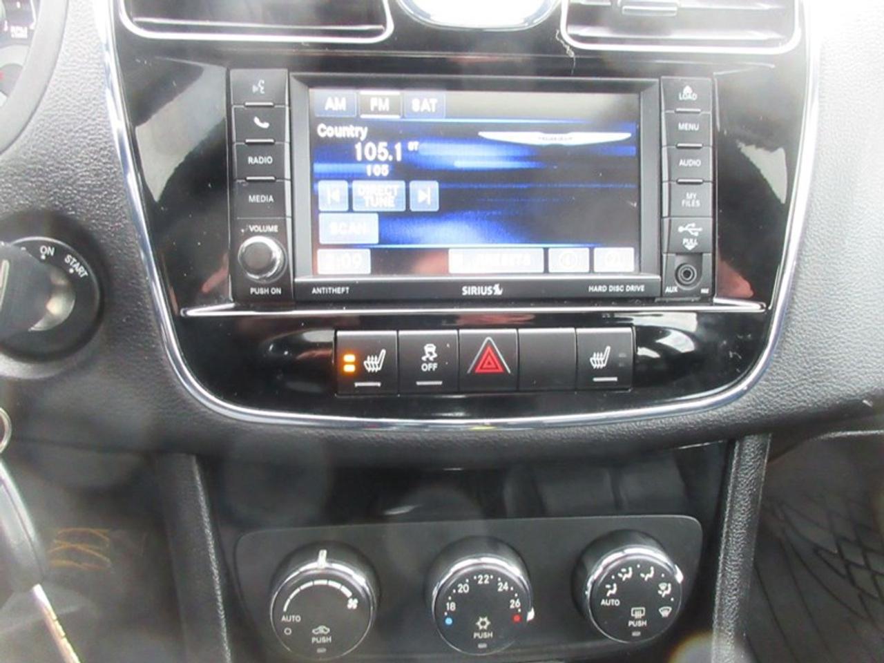 2013 Chrysler 200 Limited Photo