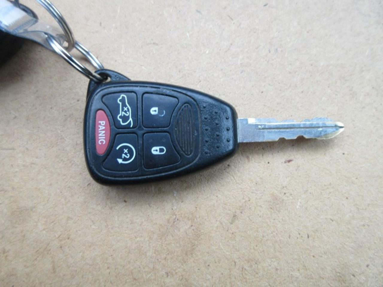 2013 Chrysler 200 Limited Photo