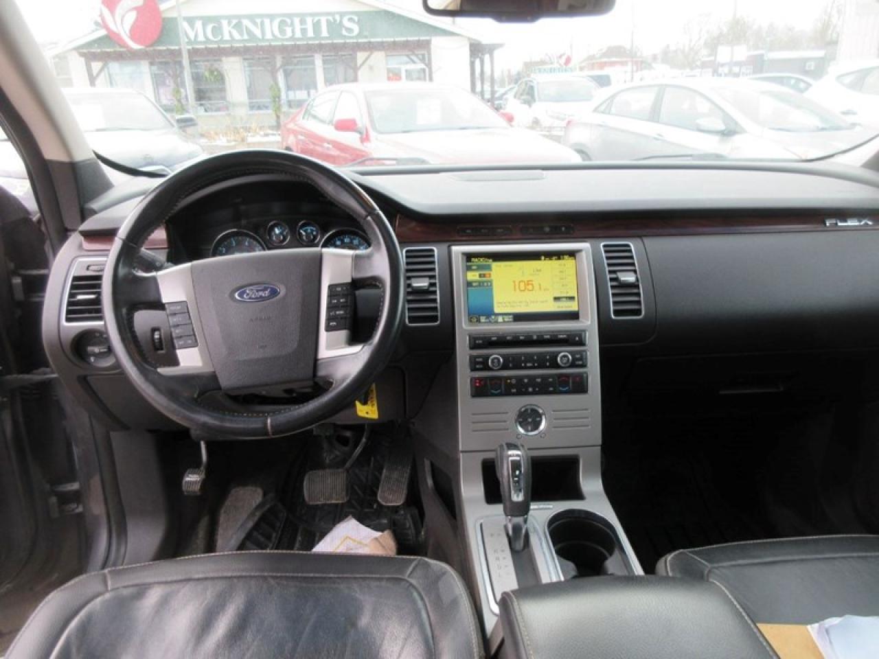 2010 Ford Flex SEL AWD Photo