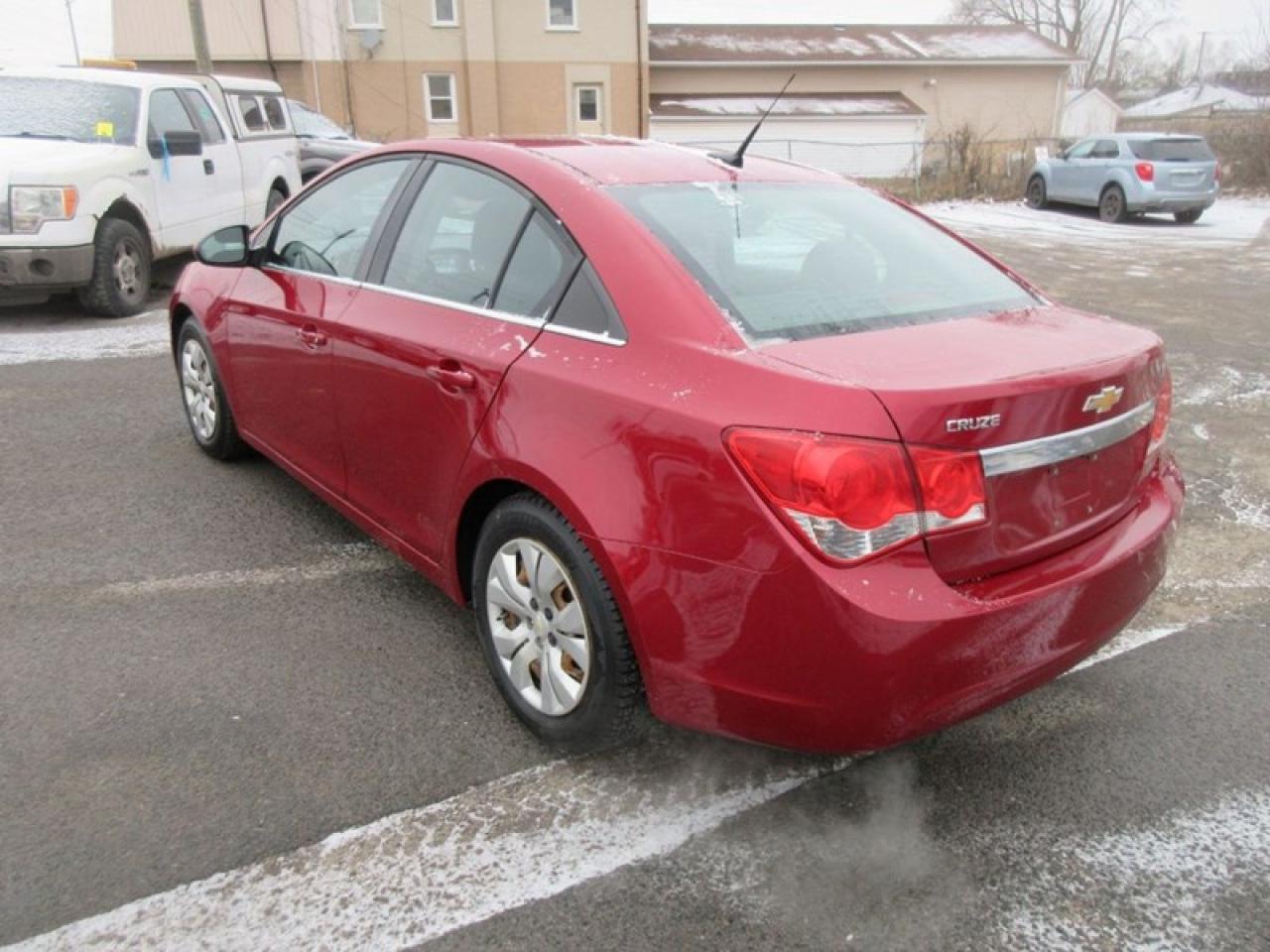 2014 Chevrolet Cruze LT Photo2