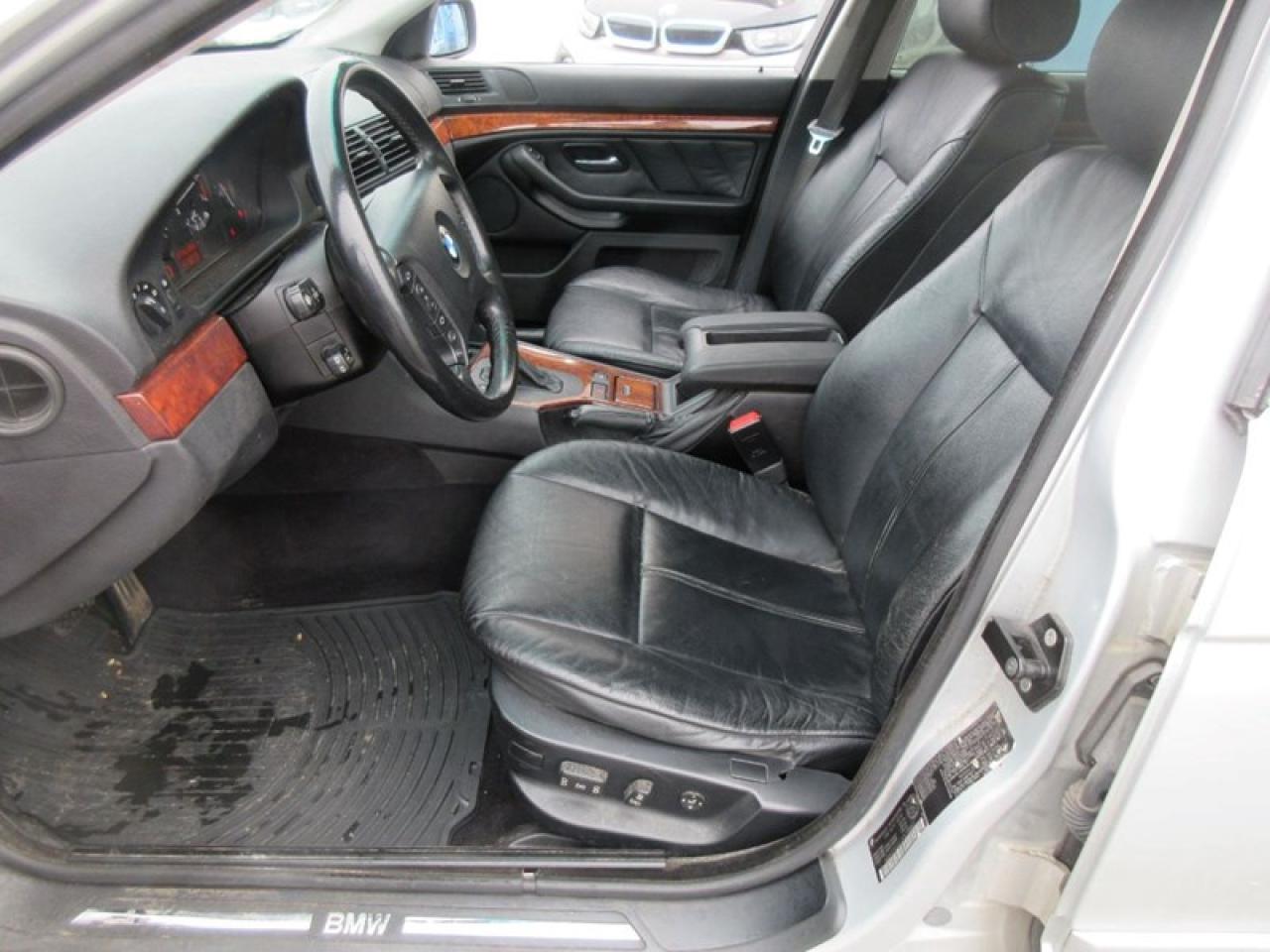 2003 BMW 5-Series 530i Photo