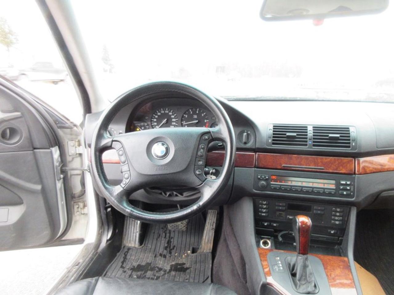 2003 BMW 5 Series 530i Photo