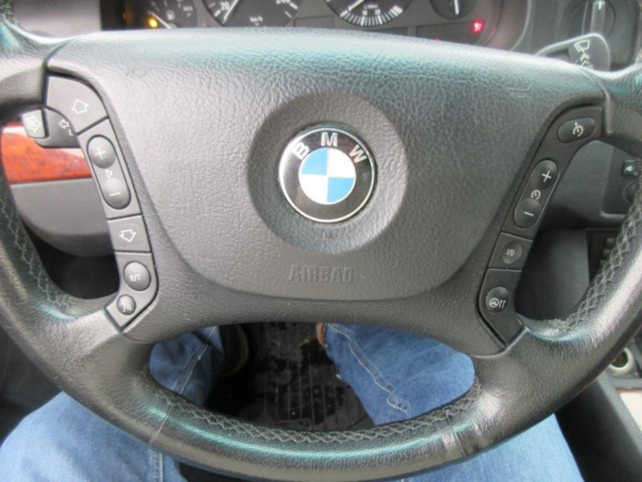 2003 BMW 5 Series 530i Photo