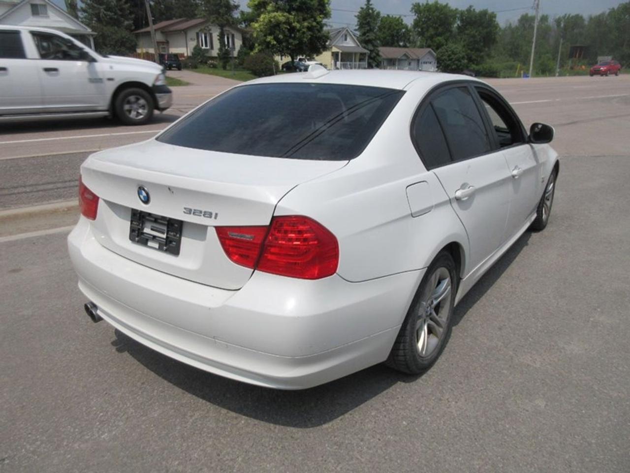 2009 BMW 3 Series 328xi Photo