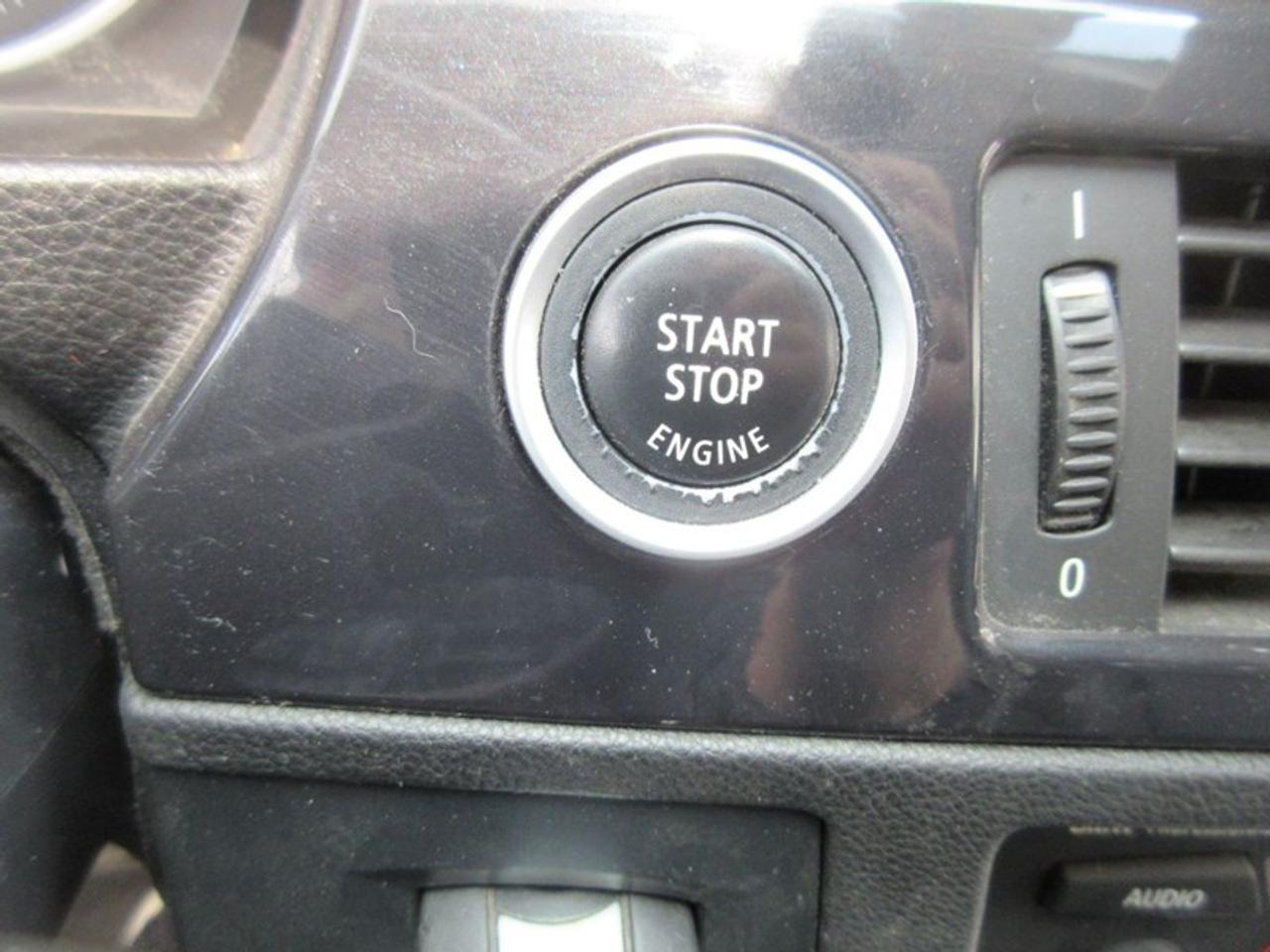 2009 BMW 3 Series 328xi Photo