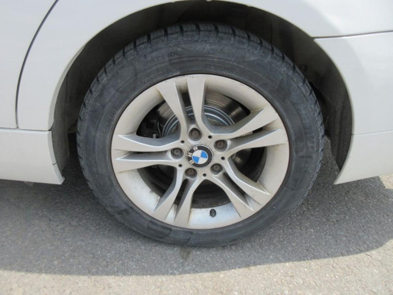 2009 BMW 3-Series 328xi Photo