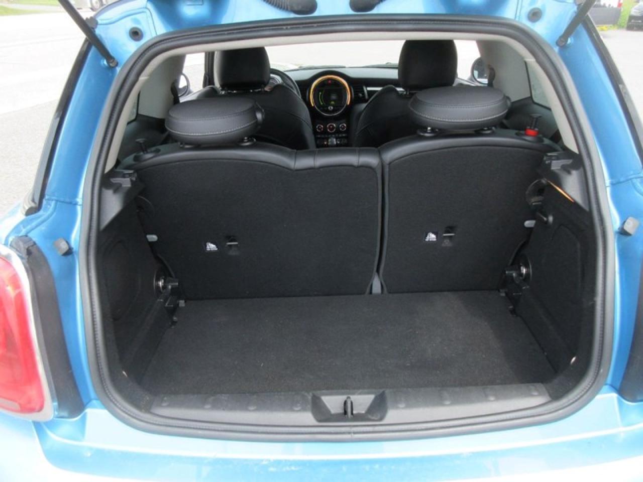 2017 MINI Cooper  Photo