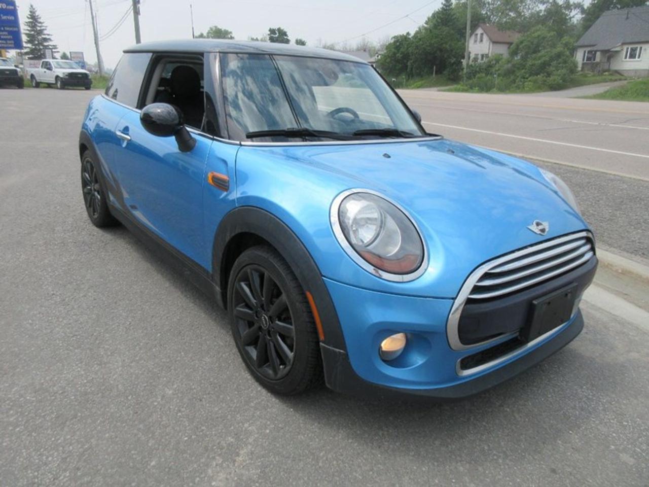 2017 MINI Cooper  Photo