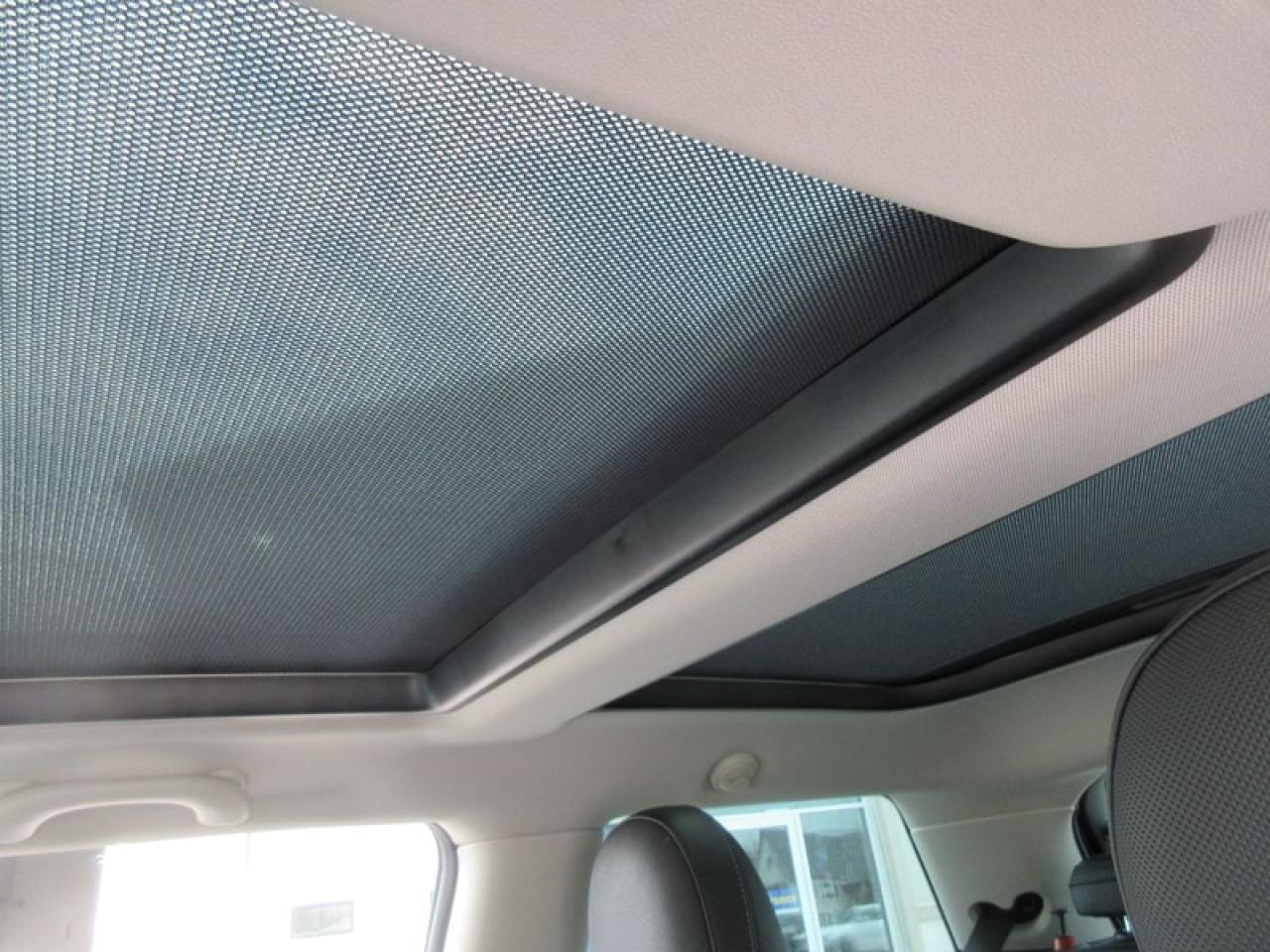 2017 MINI Cooper  Photo