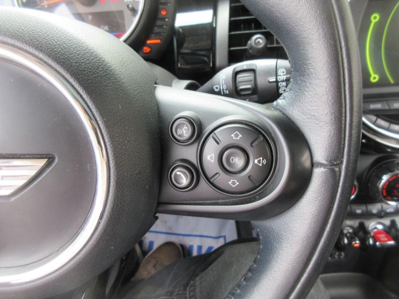 2017 MINI Cooper  Photo