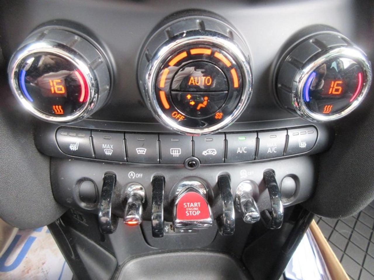 2017 MINI Cooper  Photo