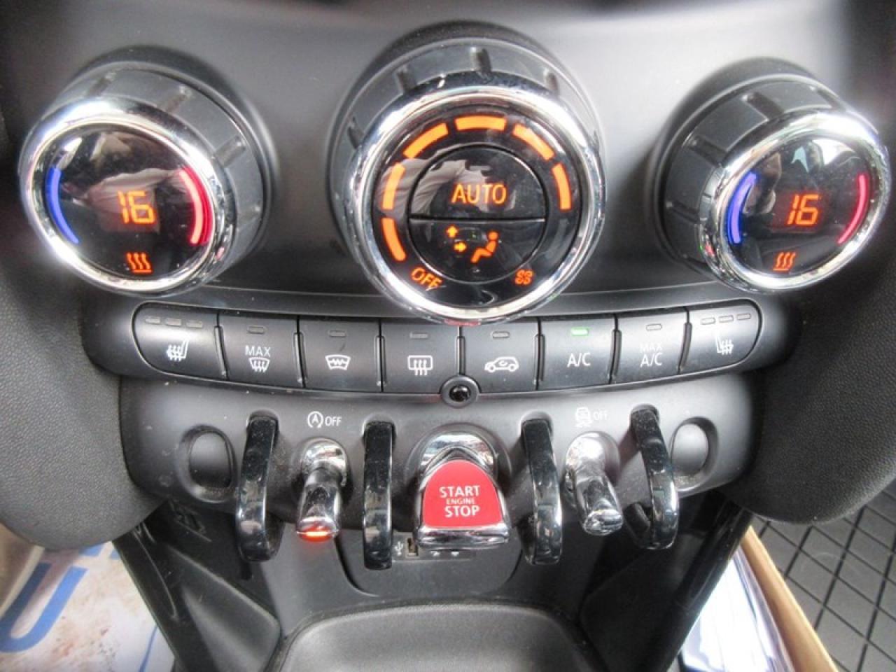 2017 MINI Cooper  Photo