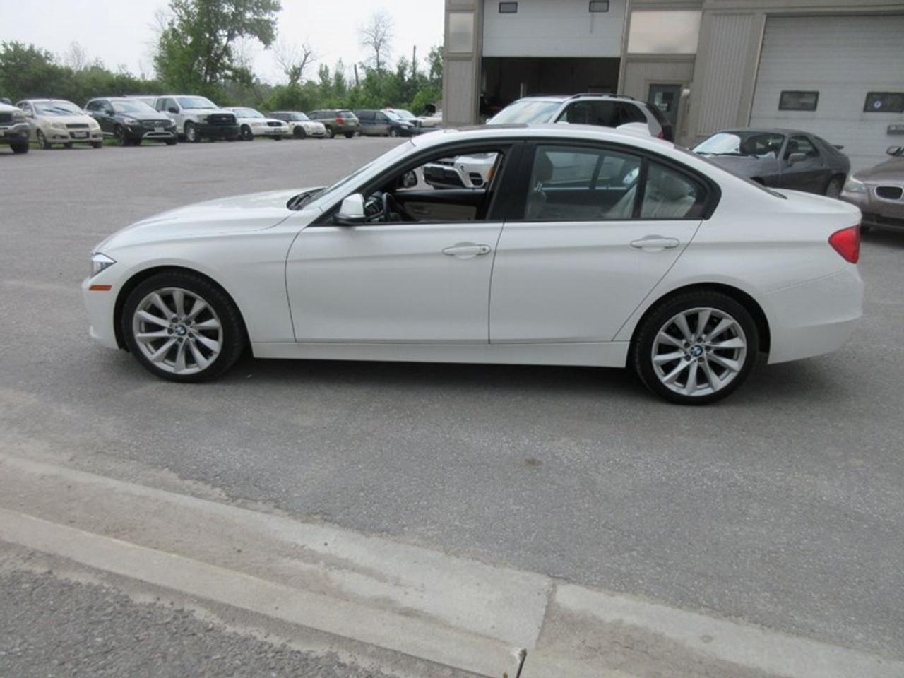 2013 BMW 3 Series 320i xDrive Photo5