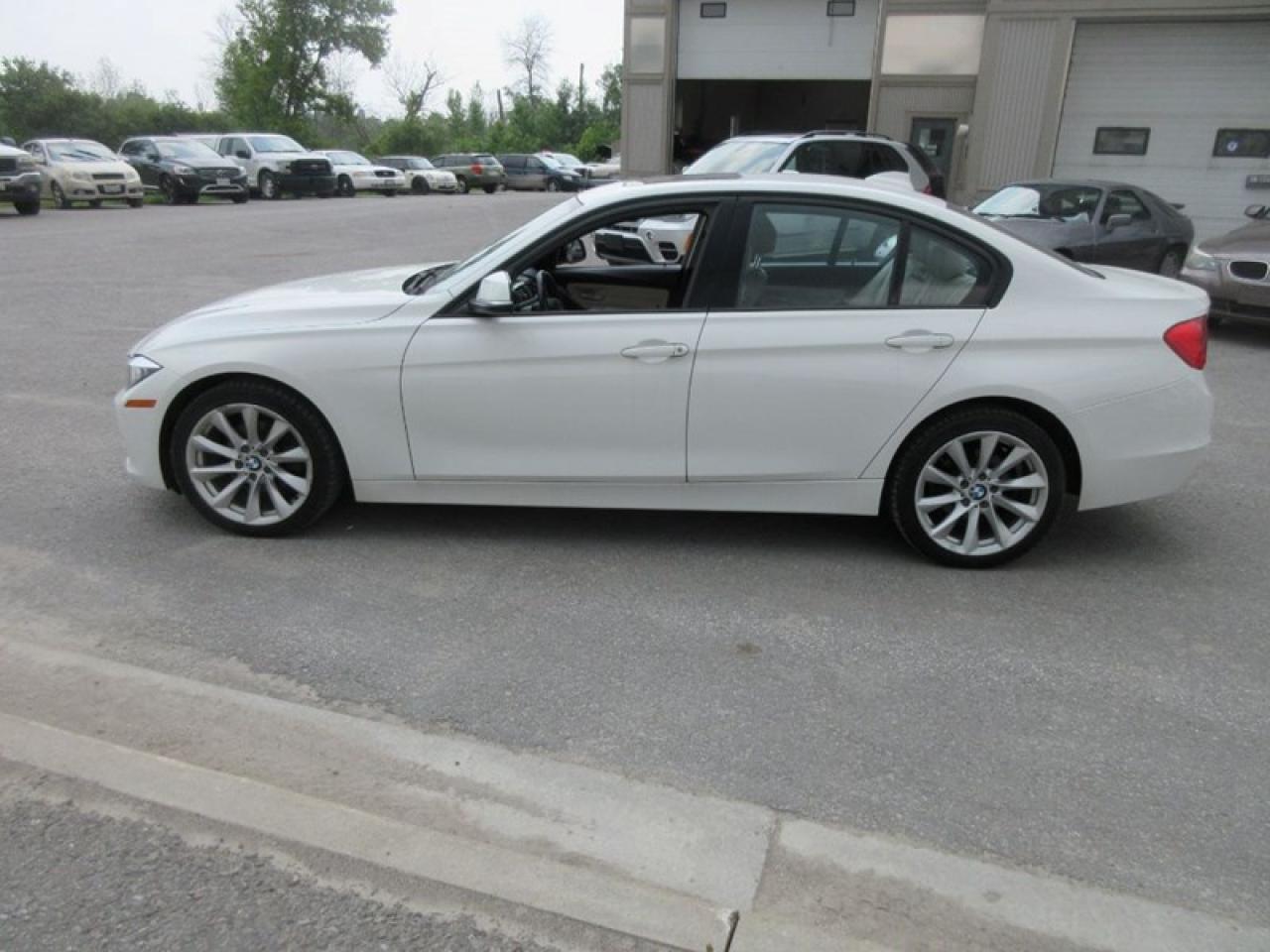 2013 BMW 3-Series 320i xDrive Photo