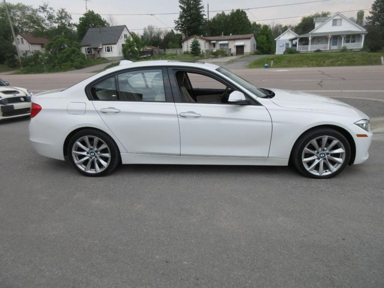 2013 BMW 3-Series 320i xDrive Photo
