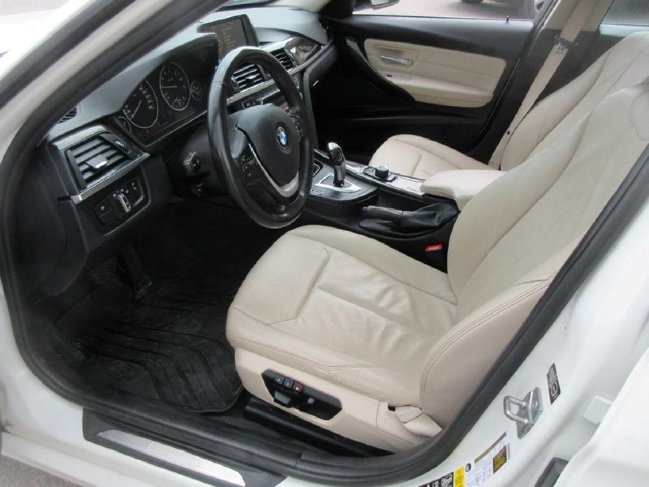 2013 BMW 3-Series 320i xDrive Photo