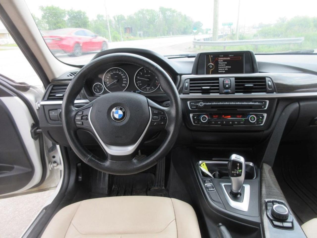 2013 BMW 3-Series 320i xDrive Photo