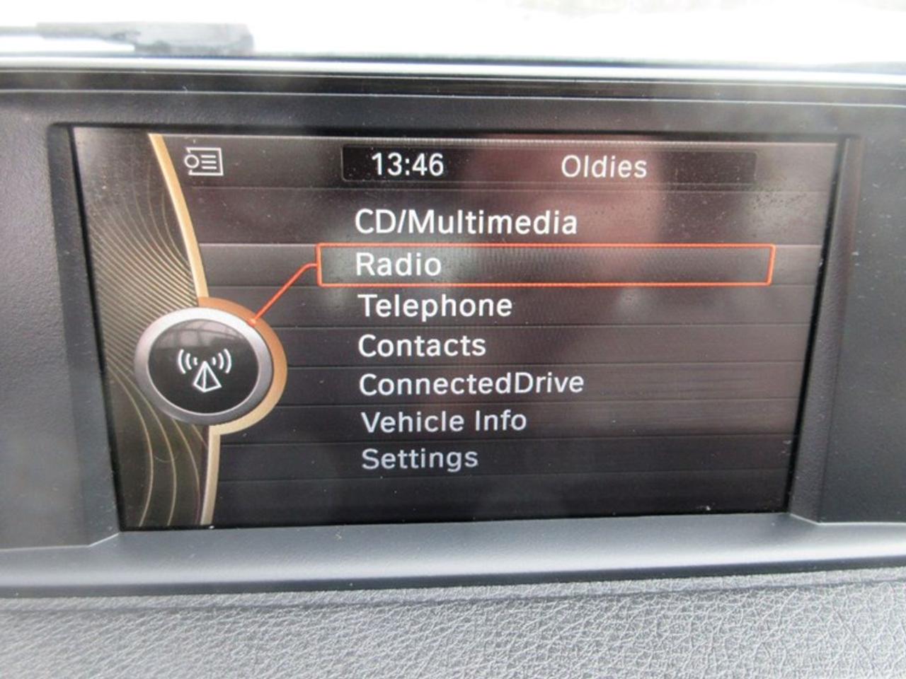 2013 BMW 3 Series 320i xDrive Photo