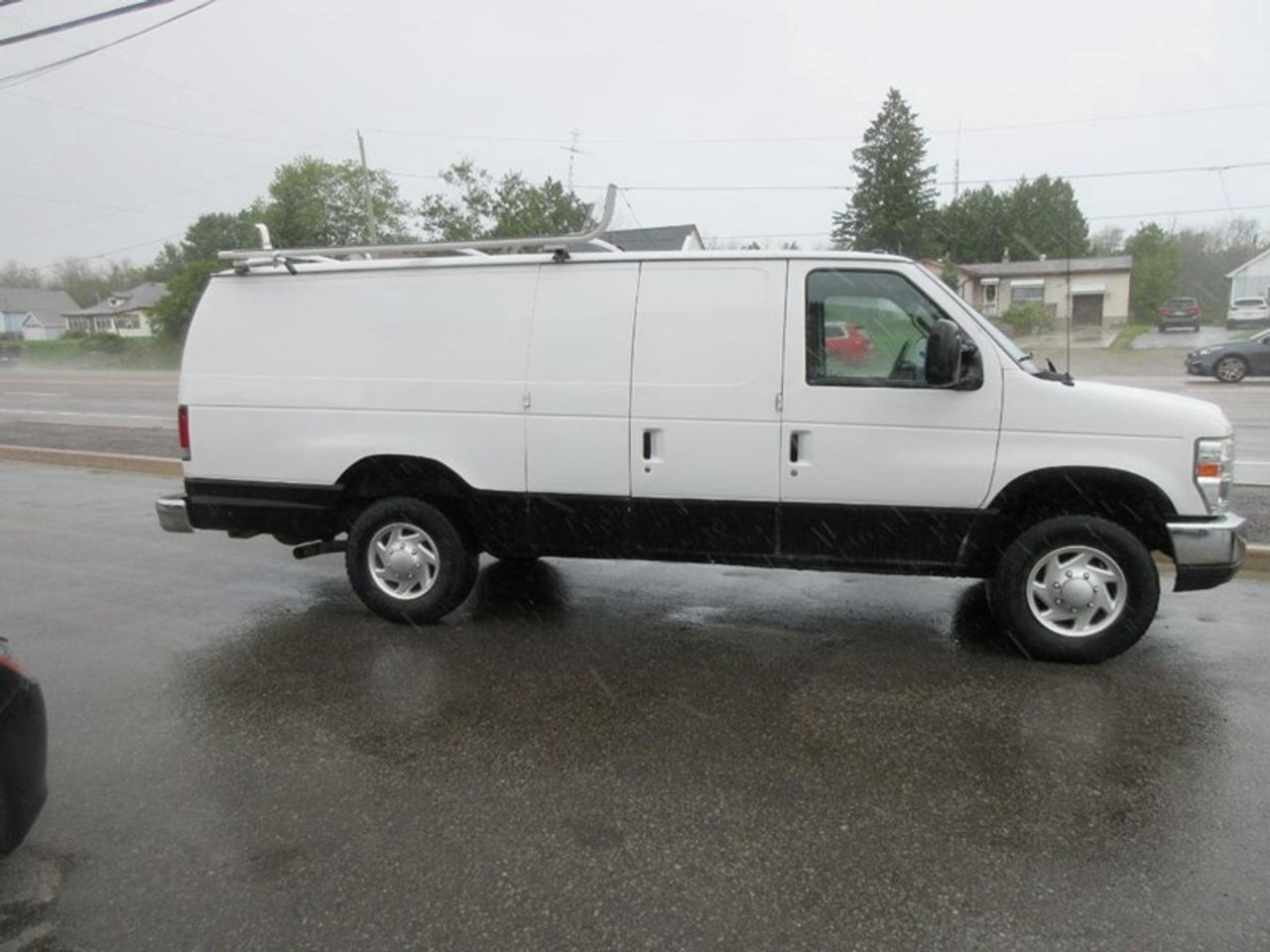 2012 Ford E-Series Van E-350 Super Duty Photo