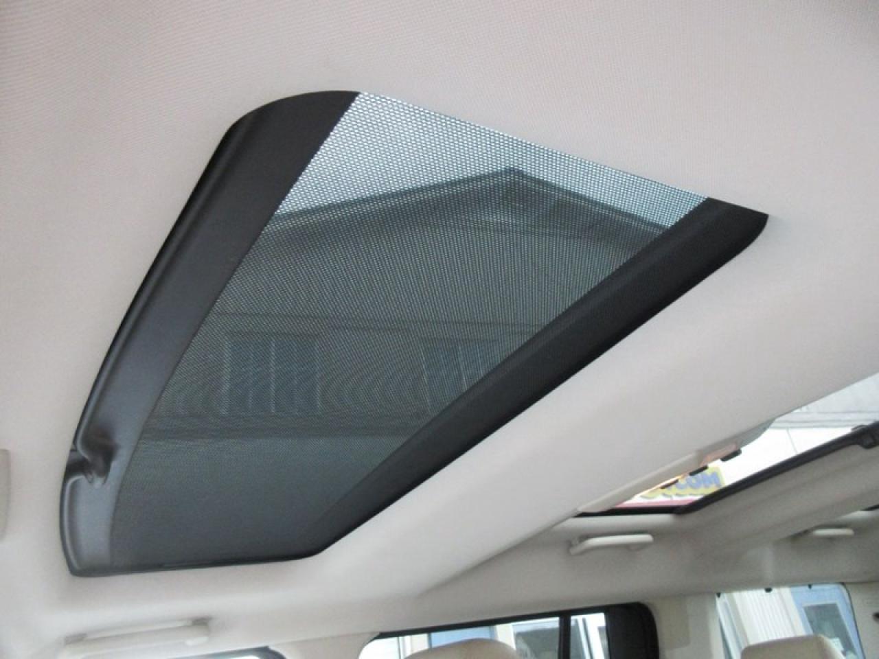 2011 Land Rover LR4 HSE Photo